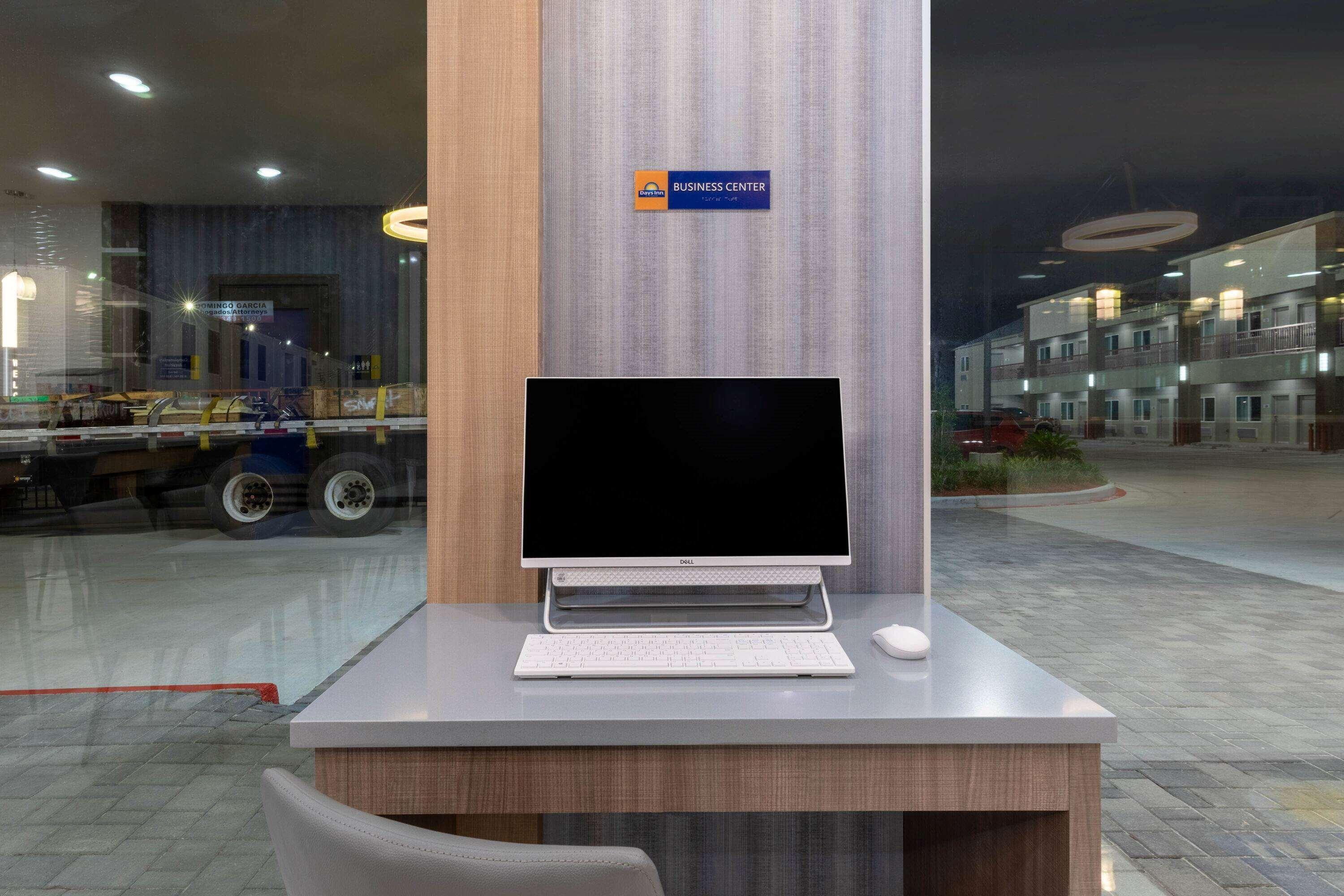 Days Inn & Suites By Wyndham Downtown/University Of Houston Bagian luar foto